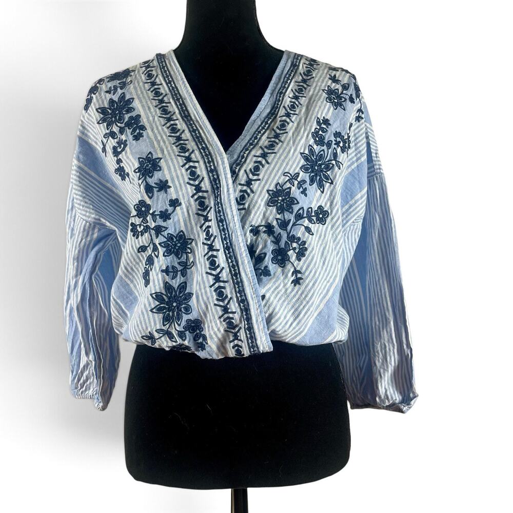 Embroidered Blue White Stripe Floral Wrap Crop Top Blouse Sz M Chambray Coastal
